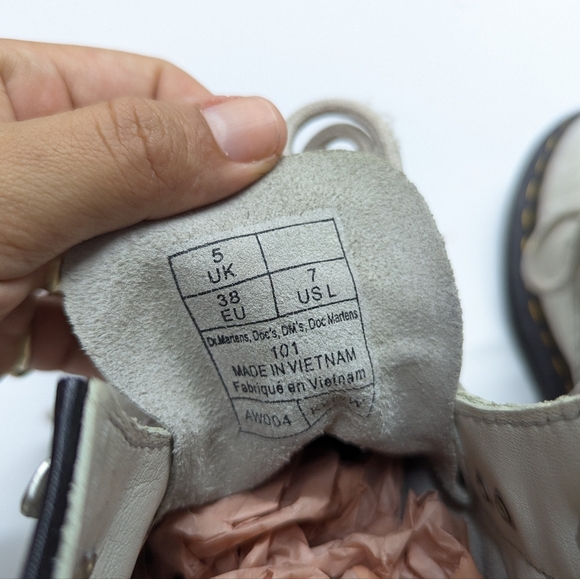 Dr Martens White Leather Ankle Boots - Picture 8 of 10